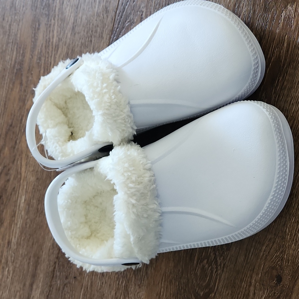 NWT Kids Foamwalk White Furry Lined Clogs, size 13/1 - Picture 5 of 11